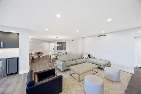 $18,500 | 6075 Pelican Bay Boulevard, Unit 605, Naples, FL 34108