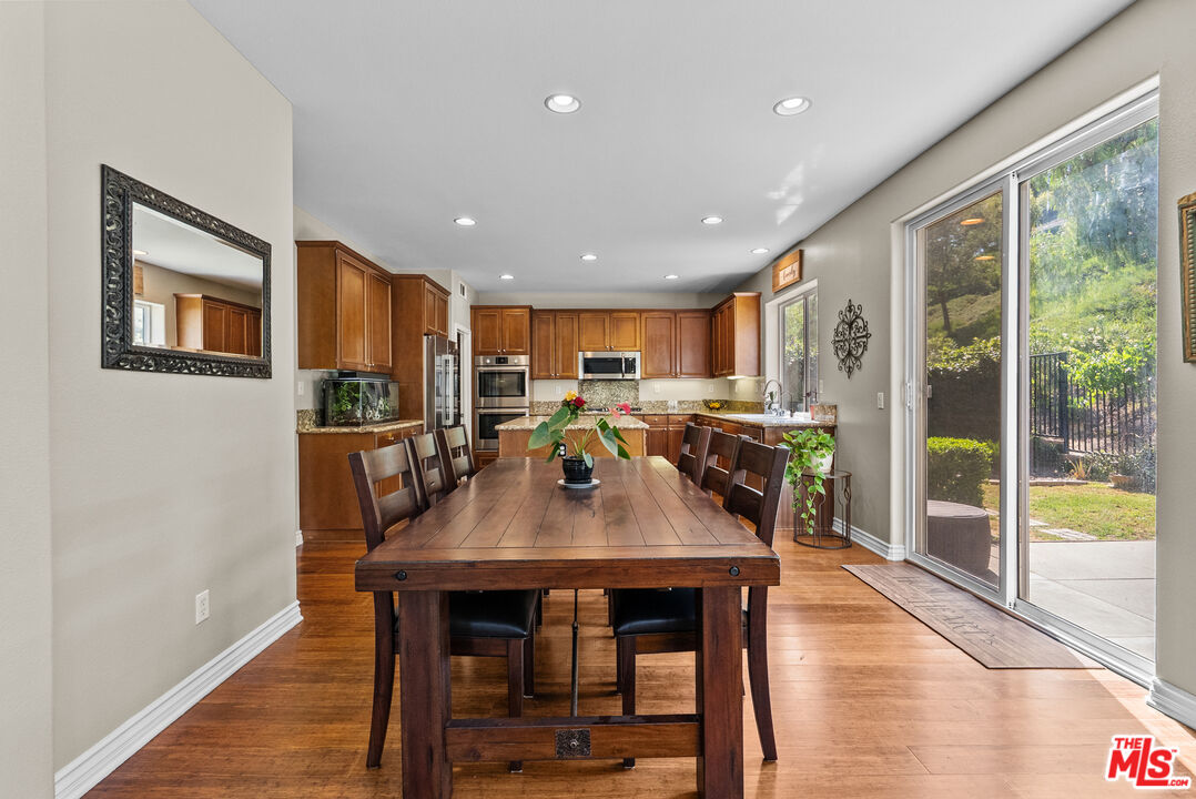25618 Henley Way Stevenson Ranch, CA 91381 - Photo 18 of 47