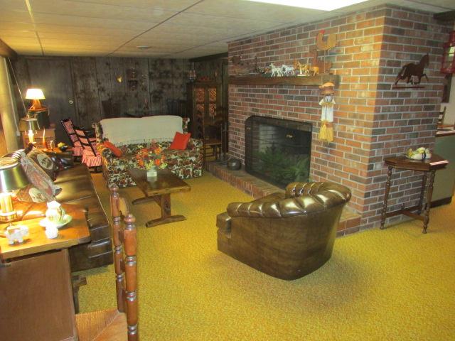 10 Barns Road Leoma, TN 38468 - Photo 14 of 19 a living room with furniture