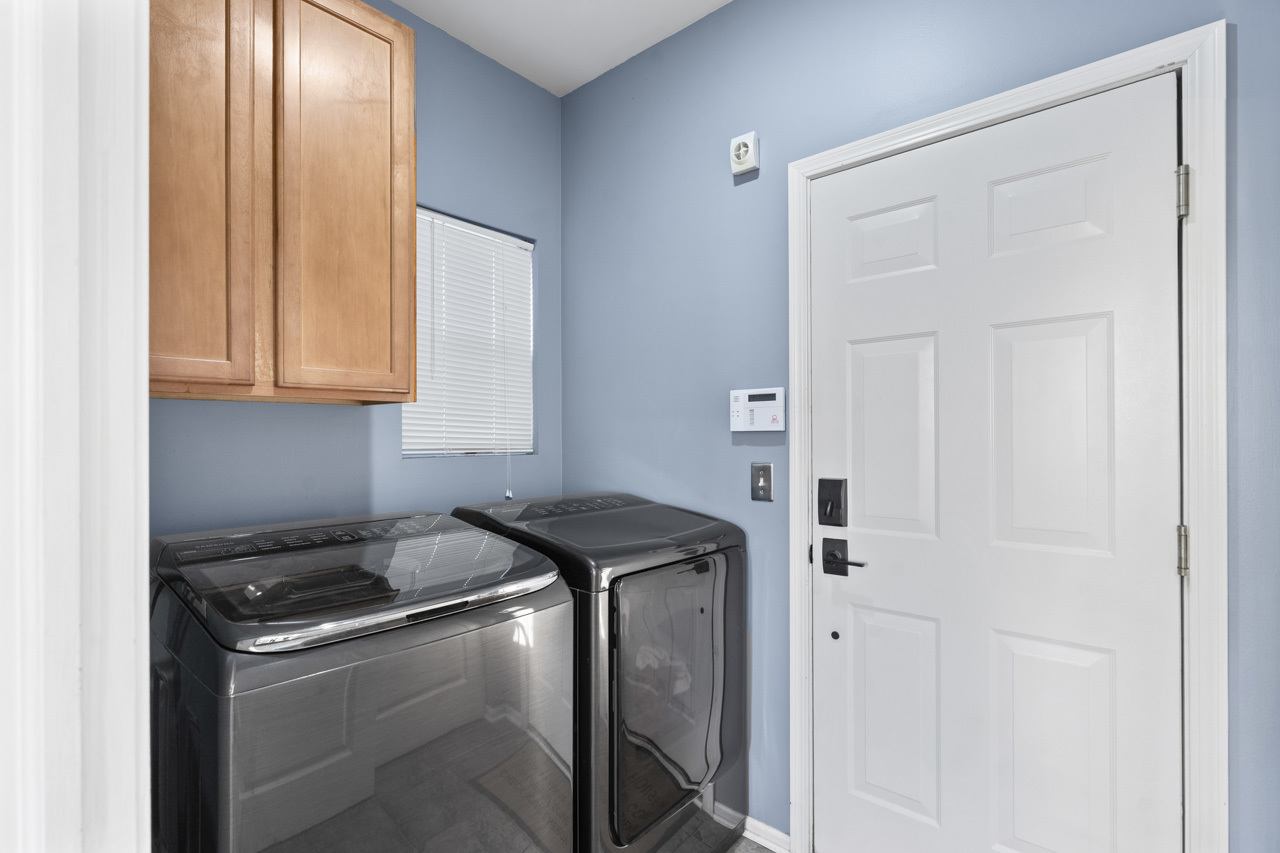 149 Lilac Street Bolingbrook, IL 60490 - Photo 20 of 50 a utility room with washer and dryer