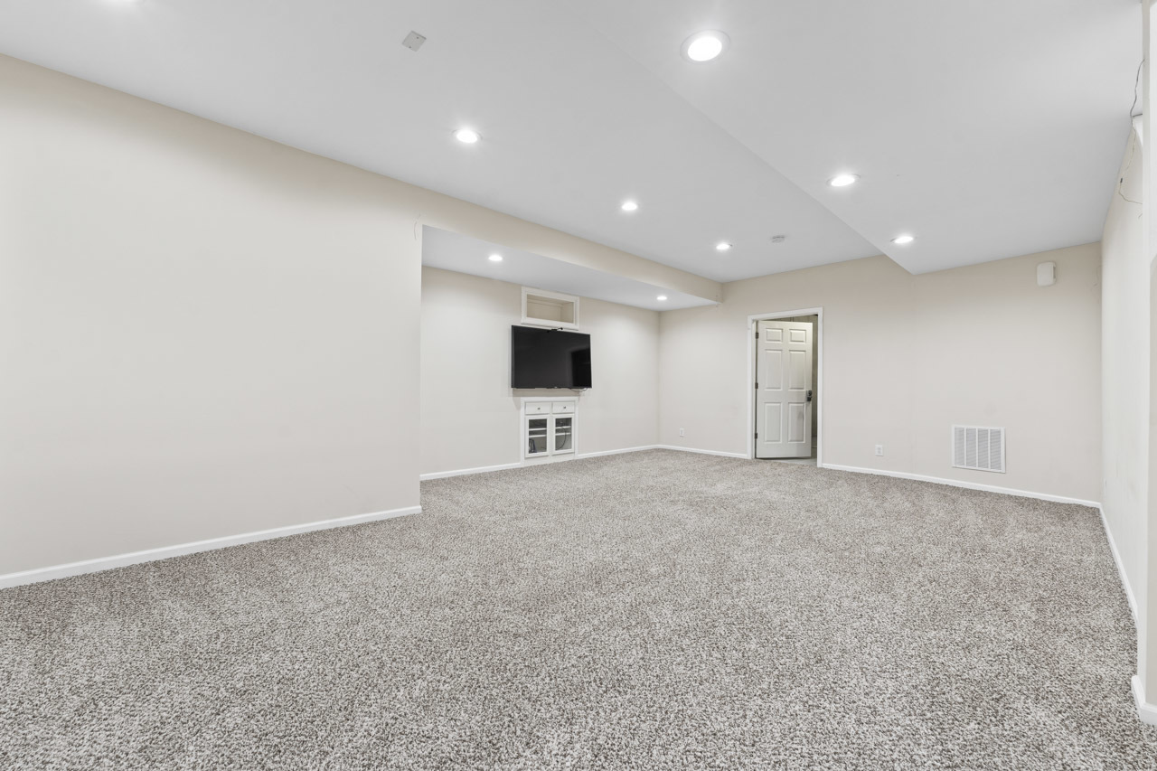 149 Lilac Street Bolingbrook, IL 60490 - Photo 34 of 50 a view of an empty room