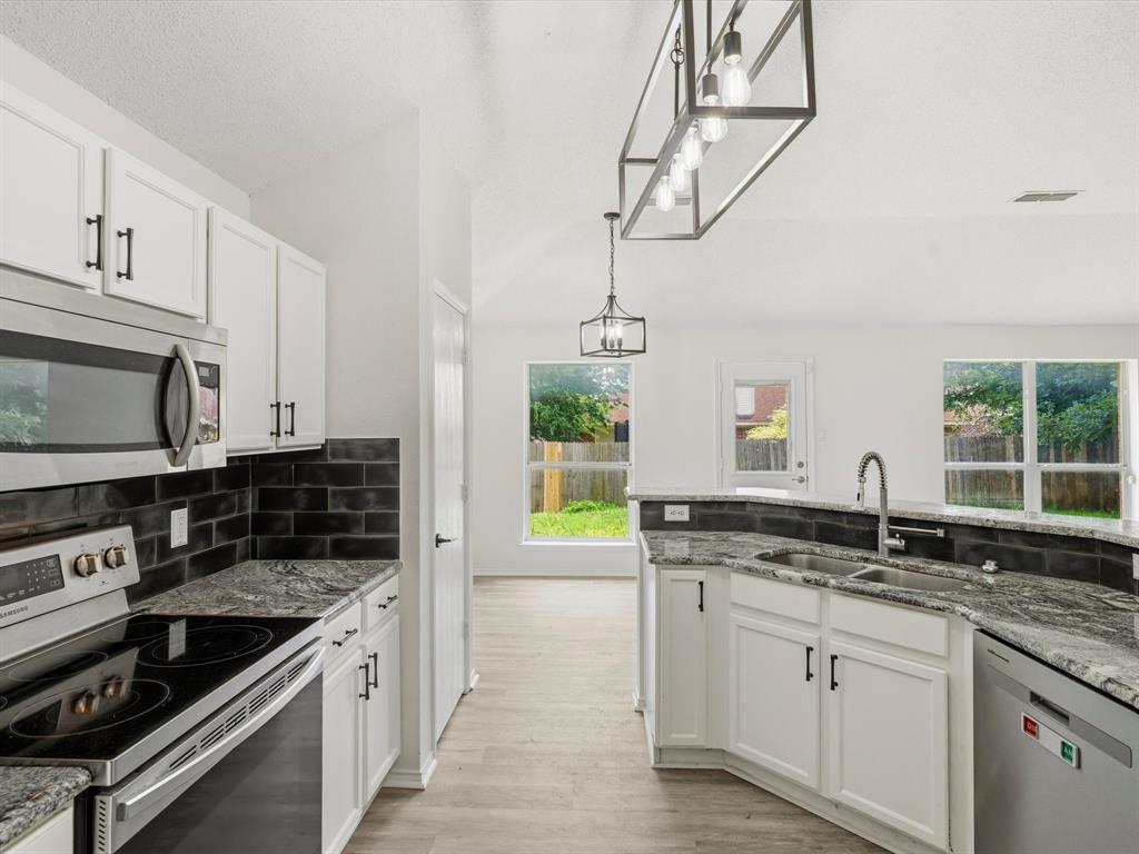 3100 Rustic Meadow Trail Mansfield, TX 76063 - Photo 10 of 28