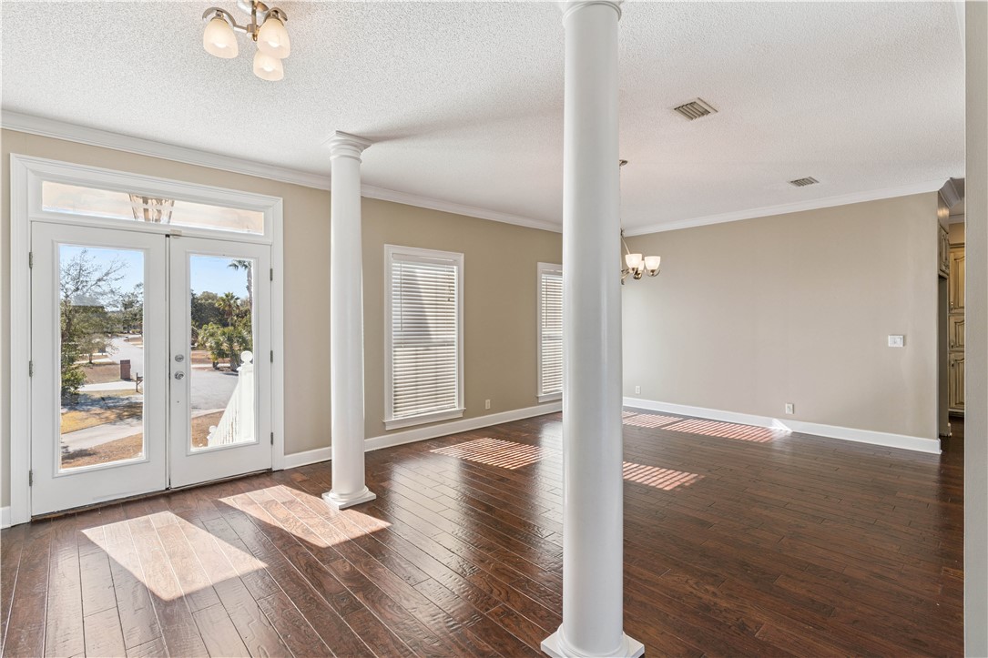 60 Laurel Grove Road Brunswick, GA 31523 - Photo 8 of 53