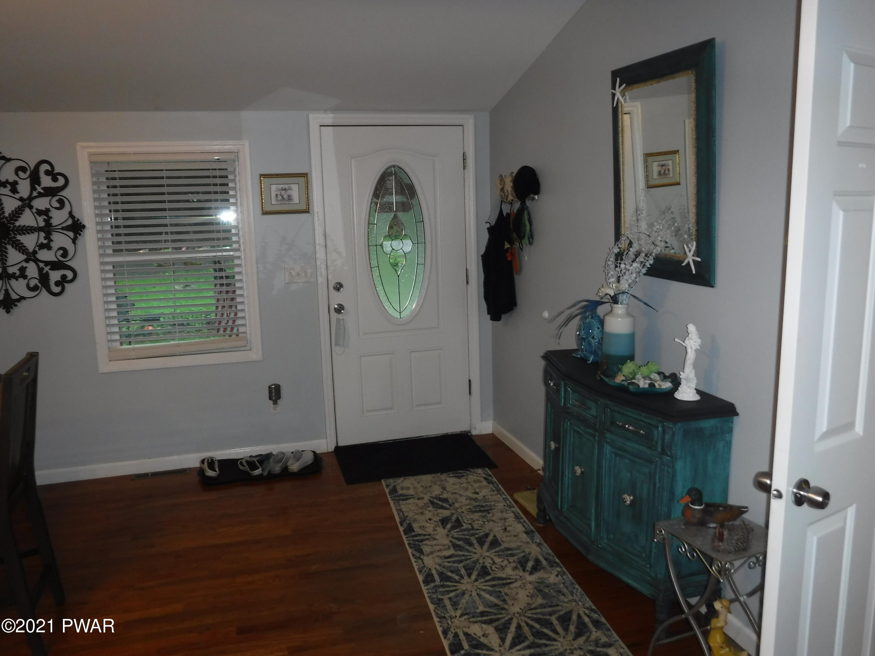 124 Spruce Drive Dingmans Ferry, PA 18328 - Photo 6 of 26 DSCF6173