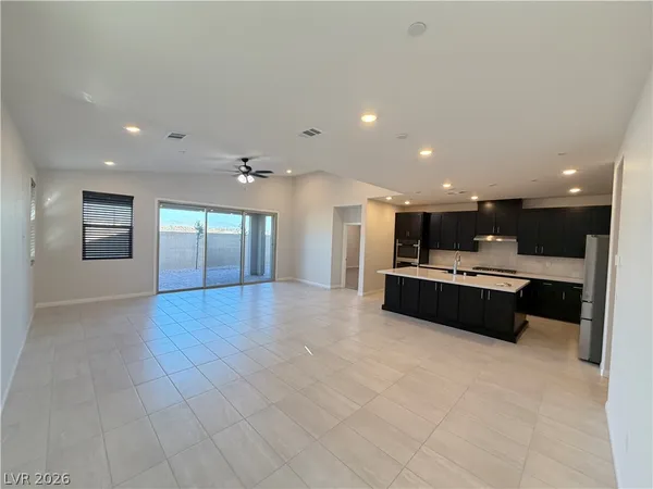 $3,500 | 745 Cloud Crk Street, Henderson, NV 89011