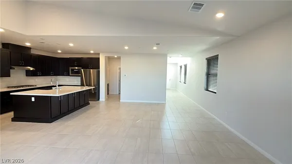 $3,500 | 745 Cloud Crk Street, Henderson, NV 89011