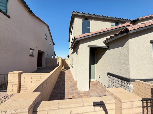 $3,500 | 745 Cloud Crk Street, Henderson, NV 89011