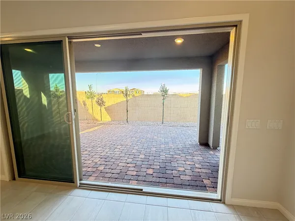 $3,500 | 745 Cloud Crk Street, Henderson, NV 89011