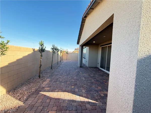 $3,500 | 745 Cloud Crk Street, Henderson, NV 89011