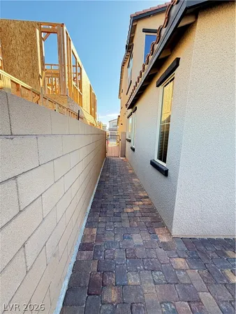 $3,500 | 745 Cloud Crk Street, Henderson, NV 89011