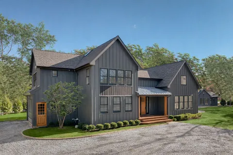 $4,650,000 | 23 Fairway Drive, East Hampton, NY 11937