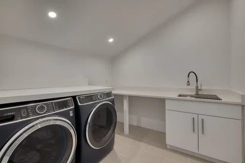 $4,650,000 | 23 Fairway Drive, East Hampton, NY 11937