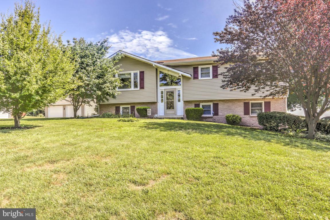 639 Lincoln Road Lititz, PA 17543 - Photo 1 of 34
