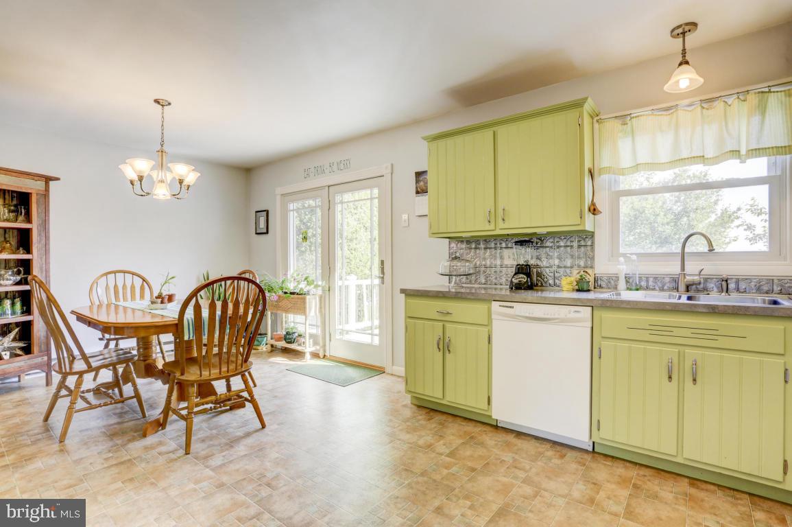 639 Lincoln Road Lititz, PA 17543 - Photo 11 of 34