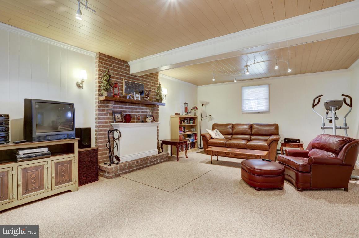639 Lincoln Road Lititz, PA 17543 - Photo 23 of 34