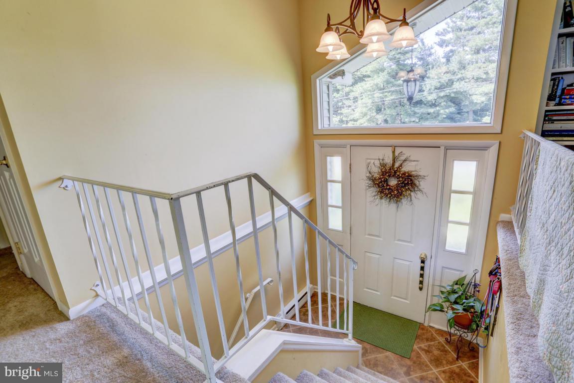 639 Lincoln Road Lititz, PA 17543 - Photo 4 of 34