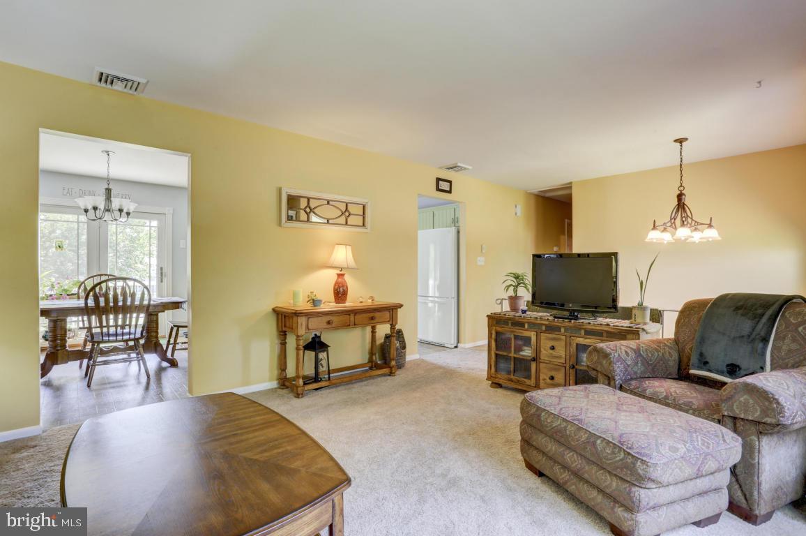 639 Lincoln Road Lititz, PA 17543 - Photo 7 of 34