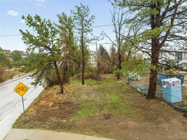 a view of an outdoor space