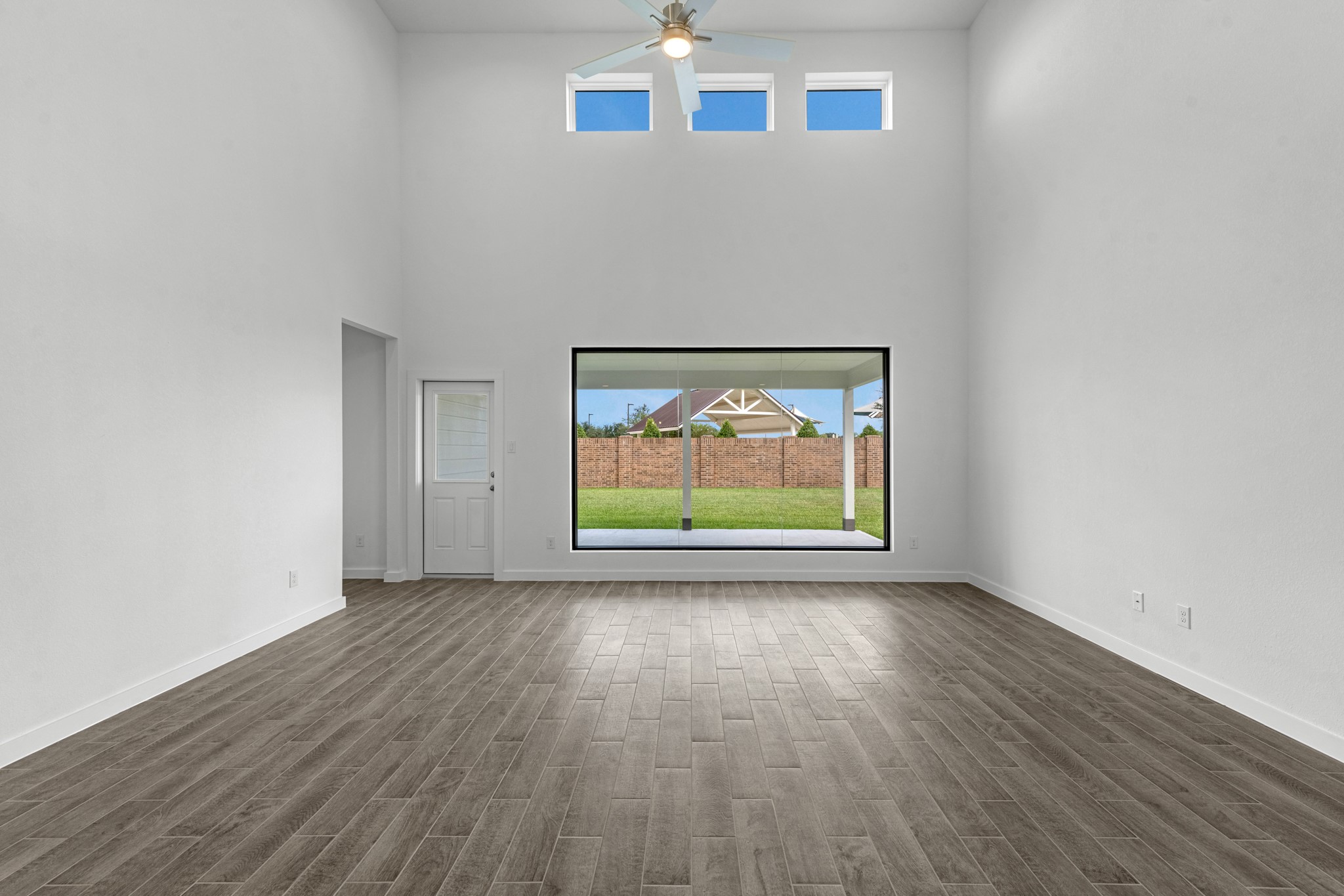 8831 Early Morning Way Rosharon, TX 77583 - Photo 7 of 34 Gallery Image 7