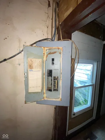 $89,900 | 601 North Monroe Street, Bloomington, IN 47404