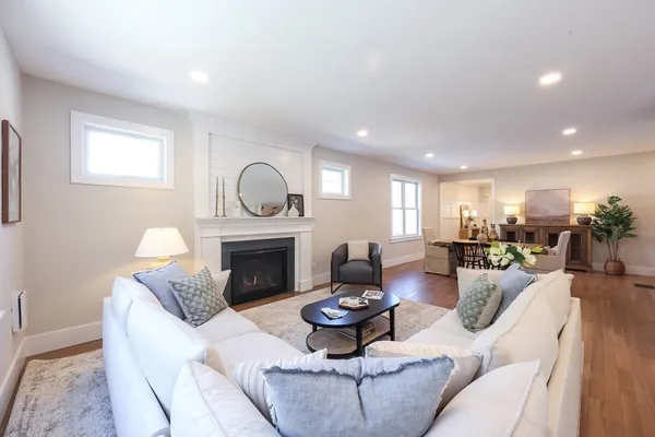 $899,000 | 37 Thomas Mann Circle, Unit 23, Norfolk, MA 02056
