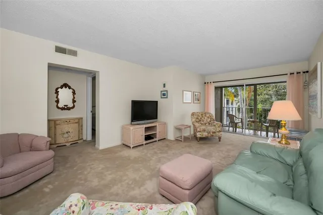 $104,900 | 960 Virginia Street, Unit 307, Dunedin, FL 34698