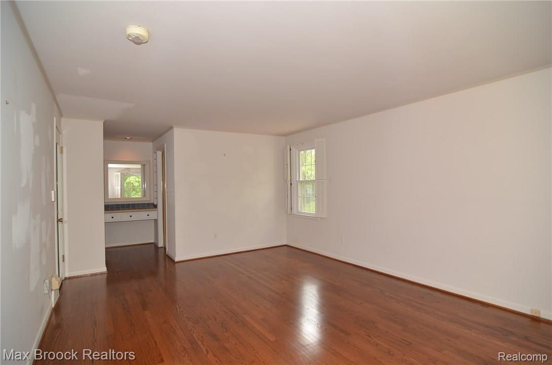 6035 North Rochester Road Rochester, MI 48306 - Photo 18 of 42 DSC_0011 (2).JPG