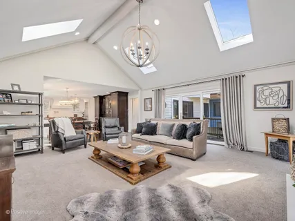$1,899,000 | 11 West Birchwood Avenue, Hinsdale, IL 60521