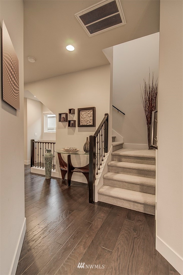 20619 3rd Avenue Southeast, Unit 22 Bothell, WA 98012 - Photo 3 of 25 Gallery Image 3