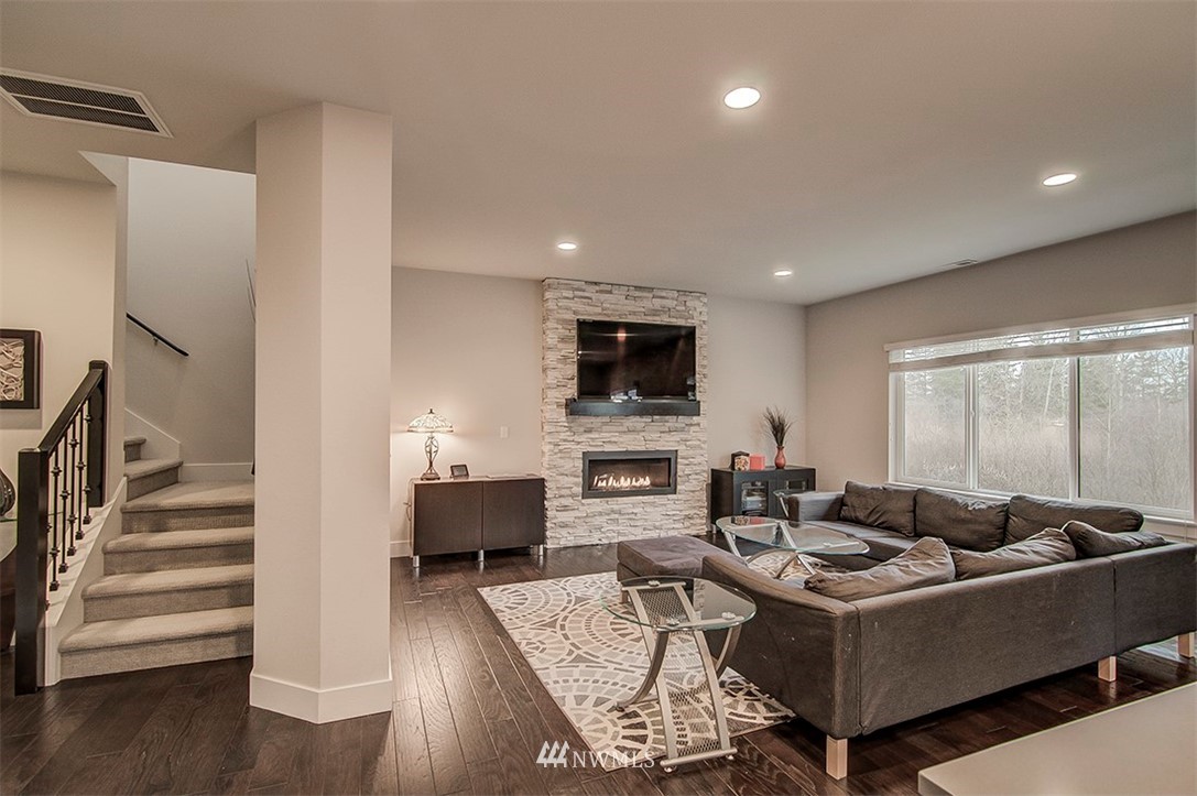 20619 3rd Avenue Southeast, Unit 22 Bothell, WA 98012 - Photo 4 of 25 Gallery Image 4