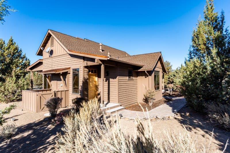16735 South W Brasada Ranch Road, Unit CABIN 62 Powell Butte, OR 97753 - Photo 2 of 25 2