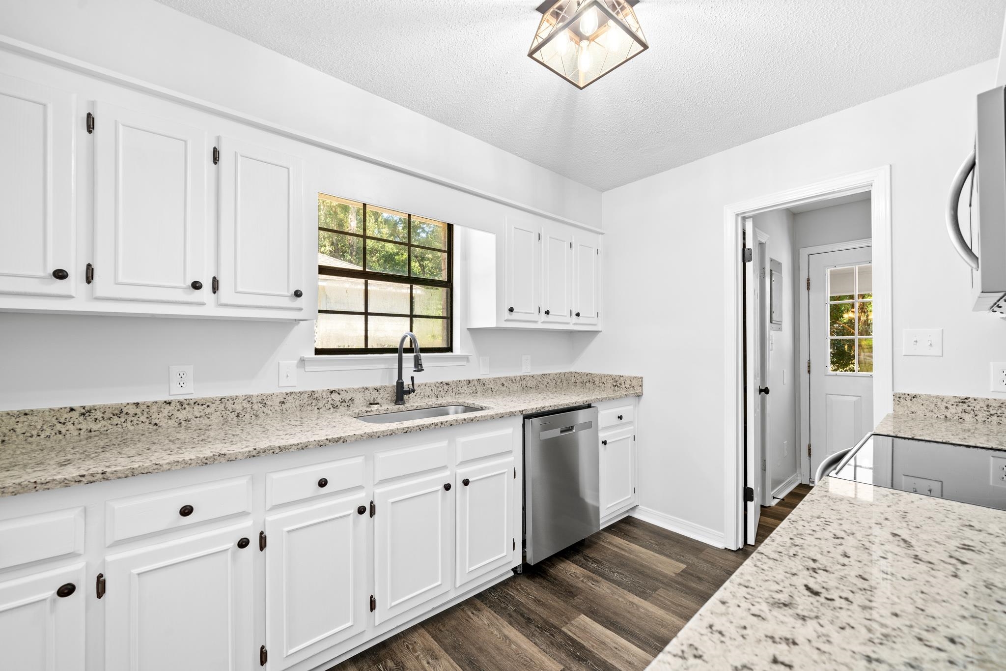 106 Willowbrook Circle Daphne, AL 36526 - Photo 10 of 26 Kitchen