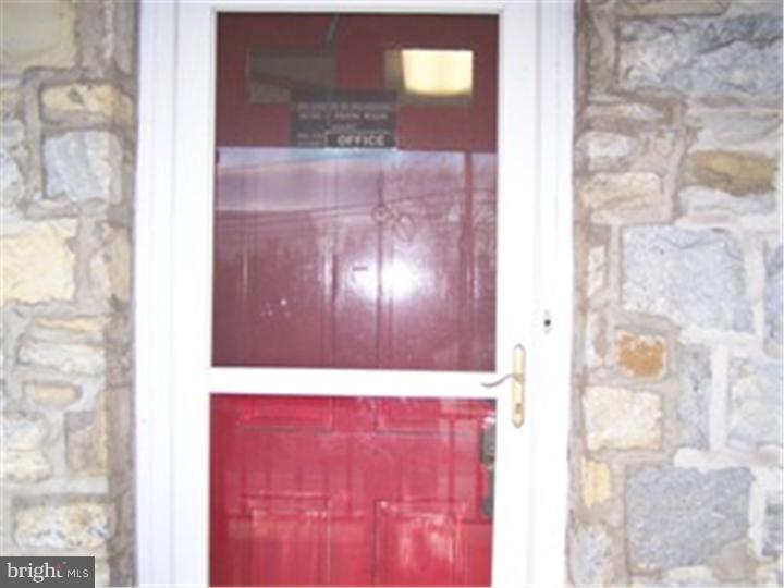 30 North Sproul Road Broomall, PA 19008 - Photo 4 of 13 Gallery Image 4