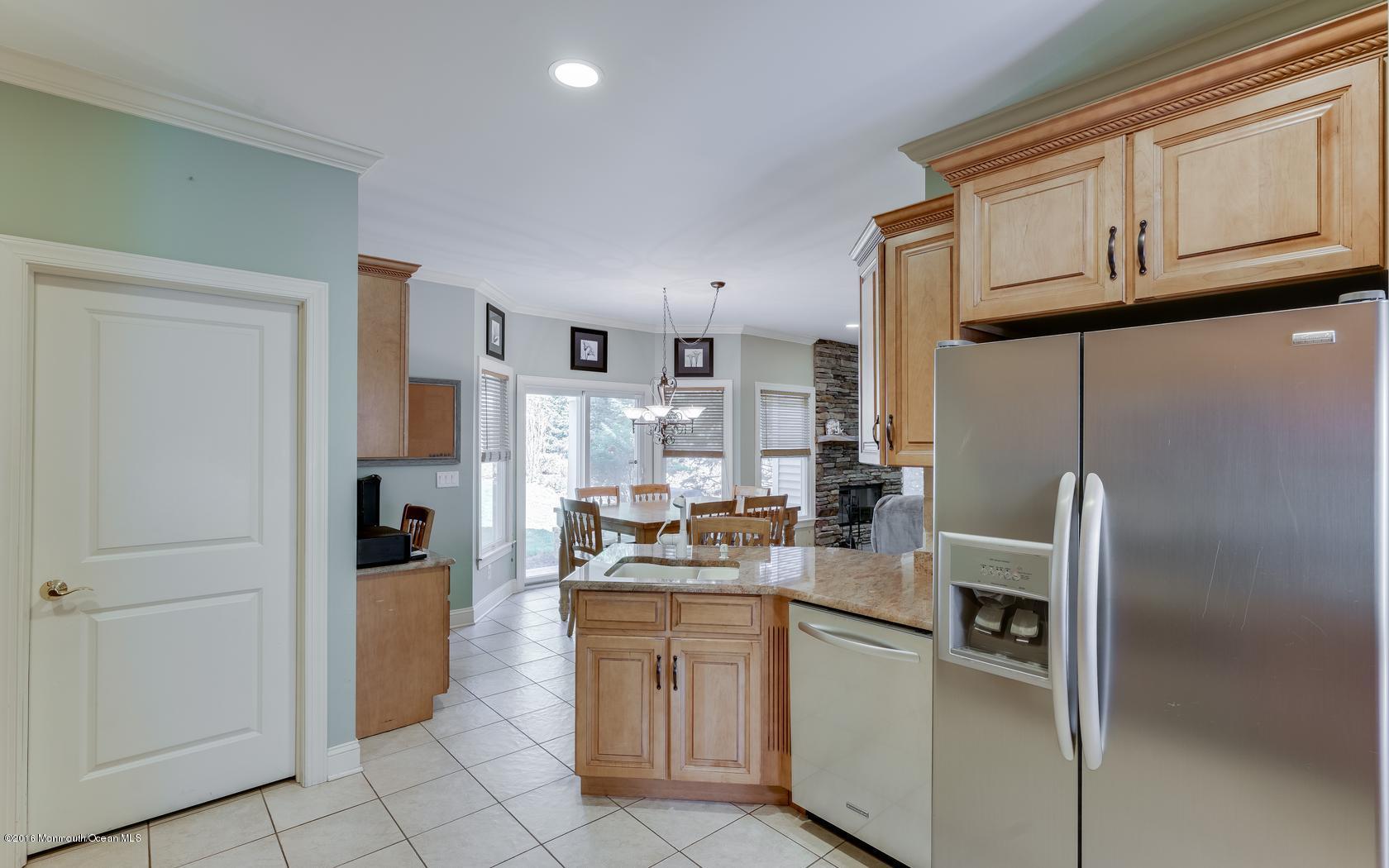 107 Hilltop Road Howell, NJ 07731 - Photo 16 of 48 37-photo-web-1680x1050-151252