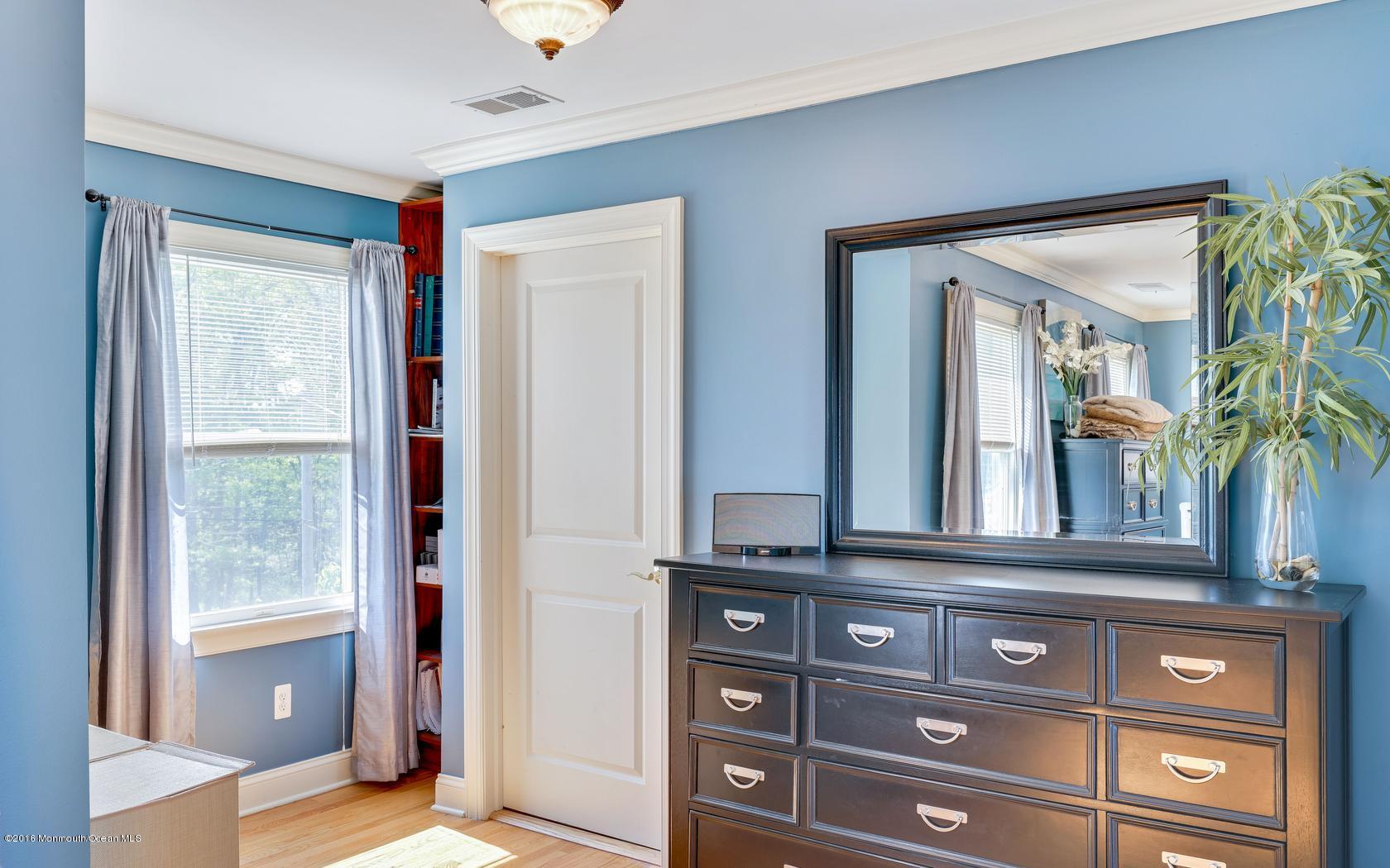 107 Hilltop Road Howell, NJ 07731 - Photo 33 of 48 17-photo-web-1680x1050-208334