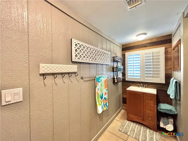 $319,000 | 510 10th Street, Port O'Connor, TX 77982