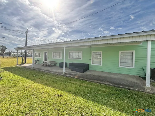 $319,000 | 510 10th Street, Port O'Connor, TX 77982