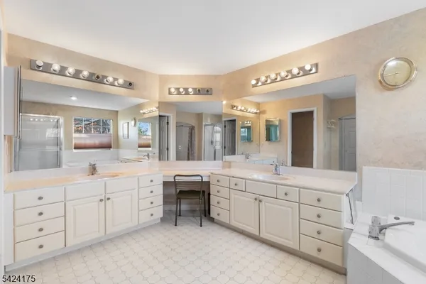 $5,500 | 70 Hartley Lane, Bernards, NJ 07920