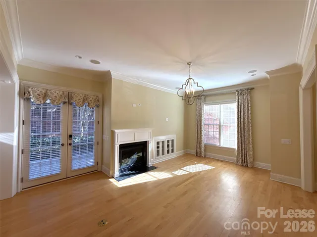 $3,500 | 1109 South Kings Drive, Charlotte, NC 28207