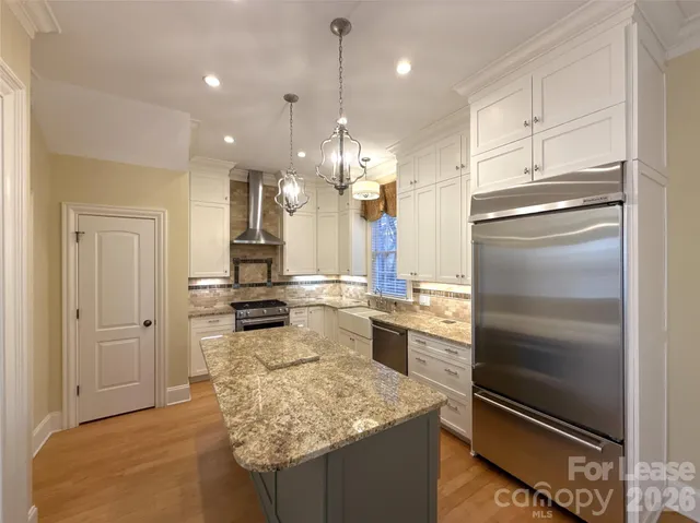 $3,500 | 1109 South Kings Drive, Charlotte, NC 28207