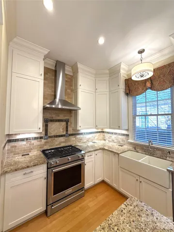 $3,500 | 1109 South Kings Drive, Charlotte, NC 28207