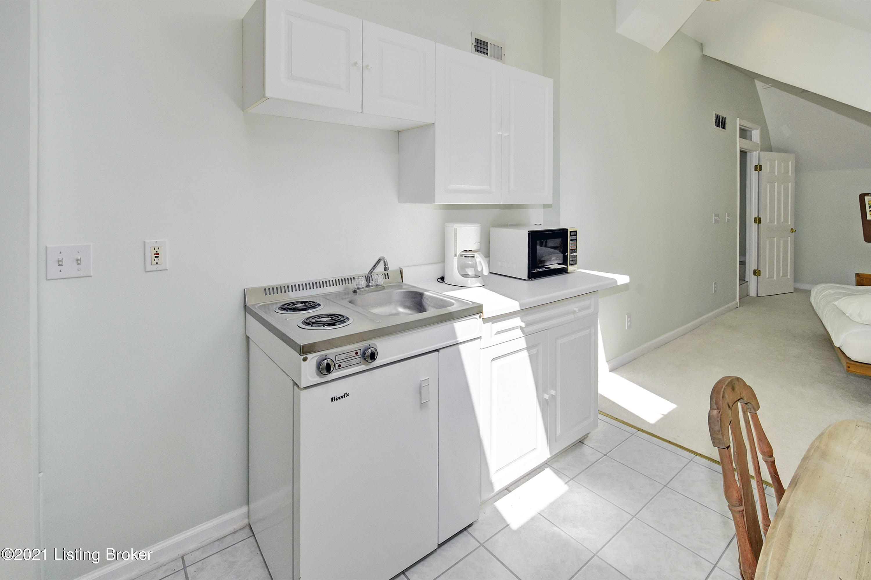 5705 Timber Ridge Drive Prospect, KY 40059 - Photo 14 of 22 Kitchenette