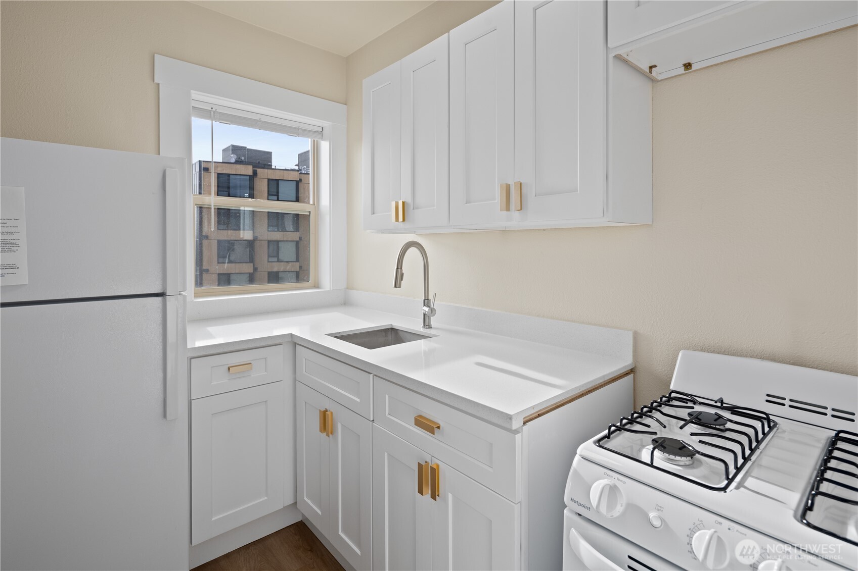 321 Broadway East Seattle, WA 98102 - Photo 13 of 38