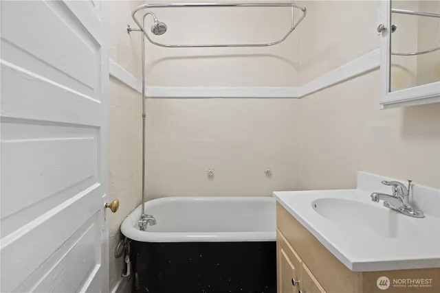 $6,200,000 | 321 Broadway East, Seattle, WA 98102