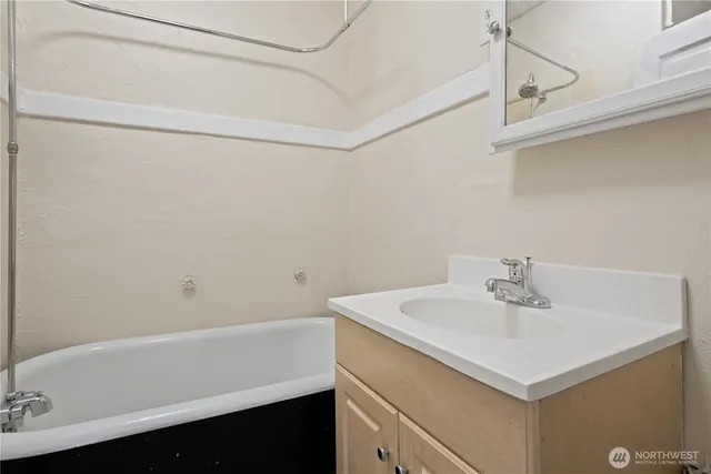 $6,200,000 | 321 Broadway East, Seattle, WA 98102