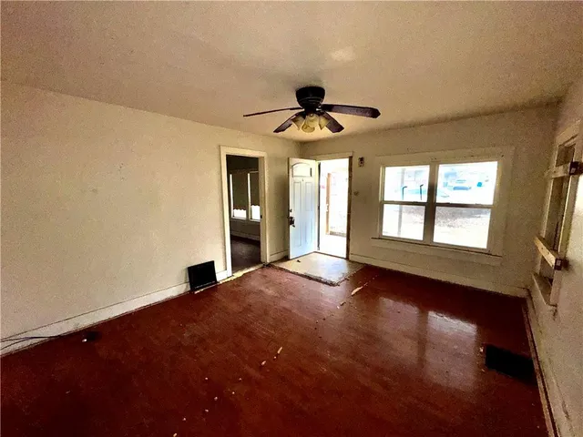 $79,000 | 718 Thompson Avenue, St. Joseph, MO 64504