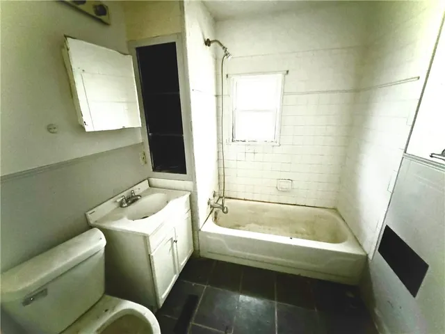 $79,000 | 718 Thompson Avenue, St. Joseph, MO 64504