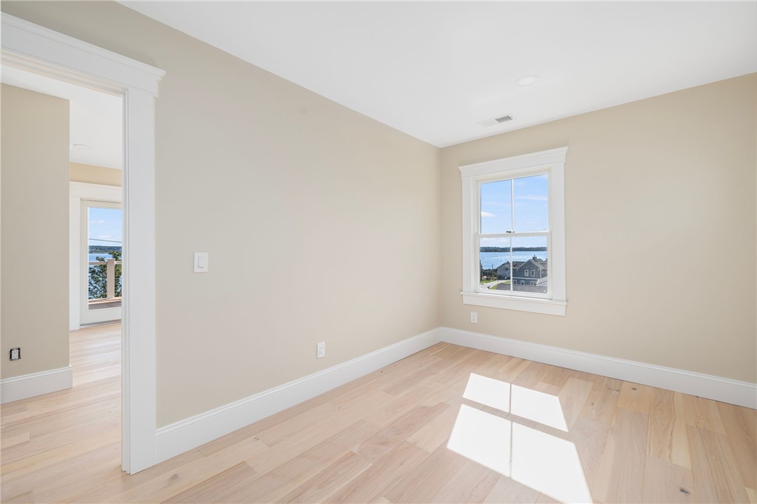 121 Robin Road Portsmouth, RI 02871 - Photo 17 of 37 office/den