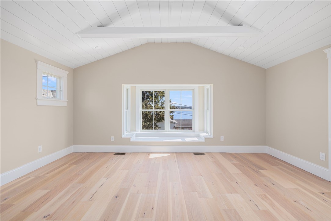121 Robin Road Portsmouth, RI 02871 - Photo 6 of 37 Primary Bedroom