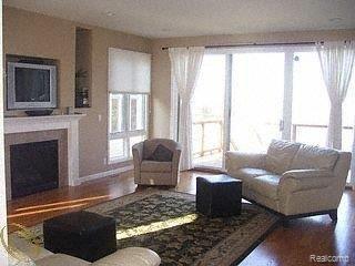 3105 Ridge Road White Lake, MI 48383 - Photo 4 of 7 GREAT ROOM.jpg